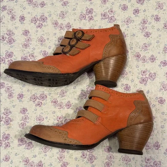John Fluevog Coral and Tan Triple-Strap Mary Jane Shoes - Picture 5 of 8